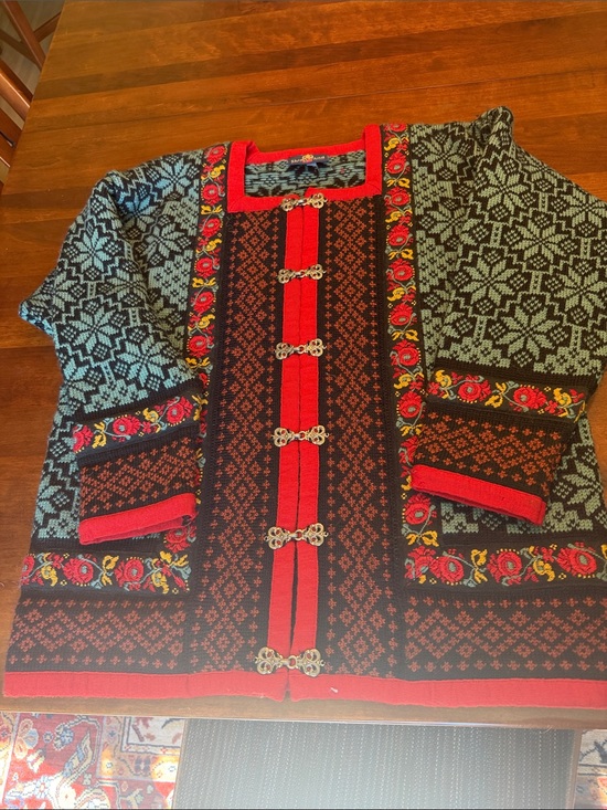 Skjaeveland Sweaters - Embroidered Floral Accent Red & Black Nordic-Style Women's Cardigan